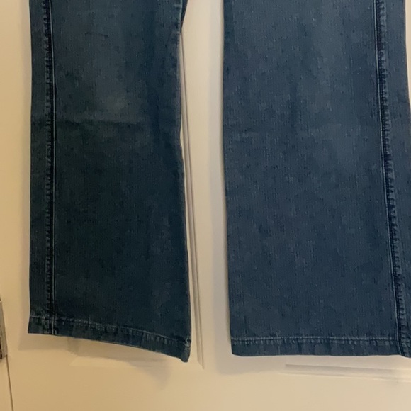 Levi's Blue Flare Wide Leg Jeans, women’s, hi rise size 10 - Picture 3 of 11
